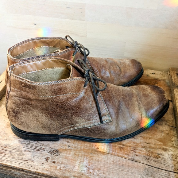 Clarks Brown Leather Low Chukka Boots Men's size 10 - Picture 2 of 6